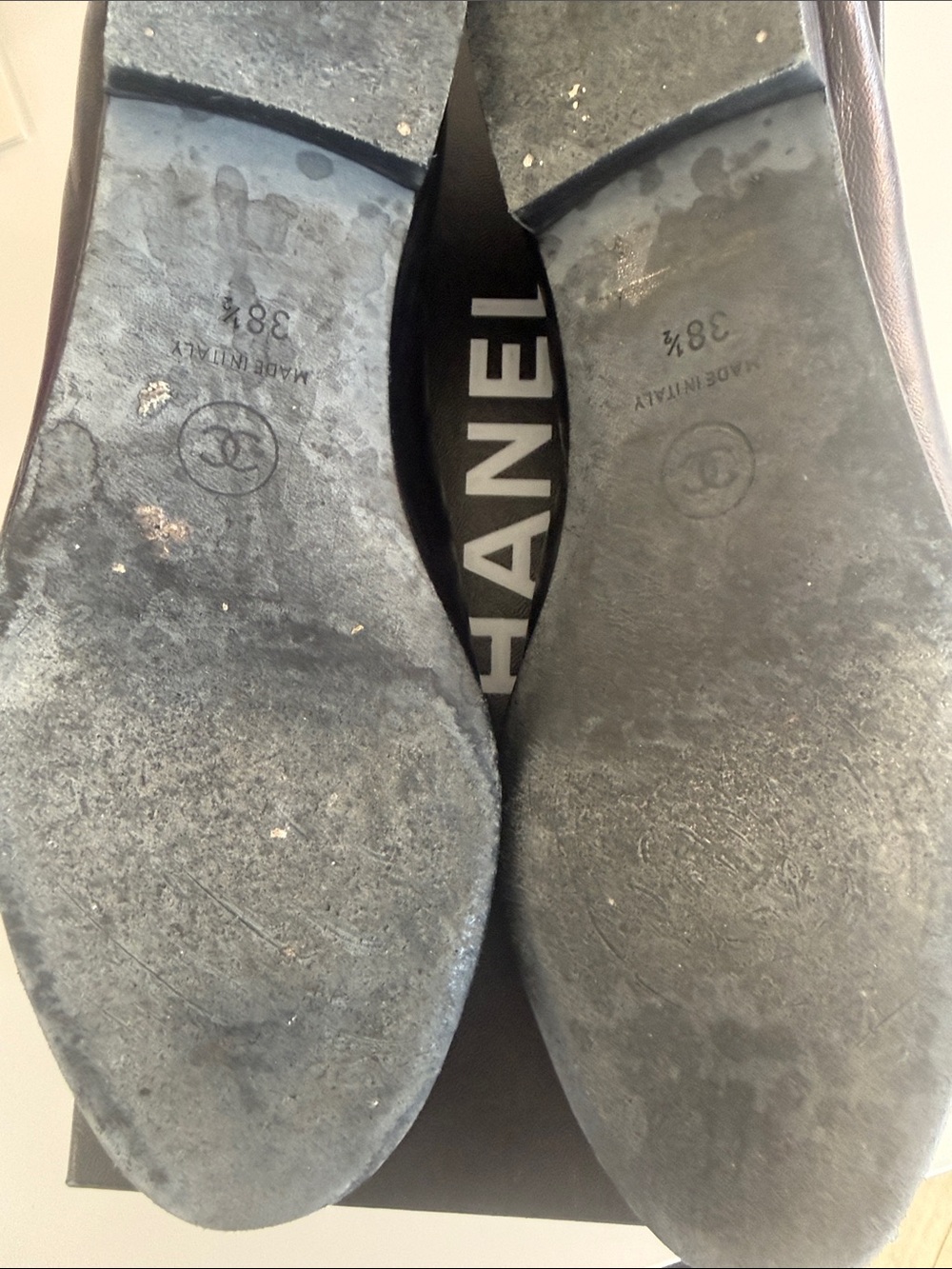 CHANEL Black Leather Cap-Toe Ballet Flats with Patent CC - Picture 12 of 13